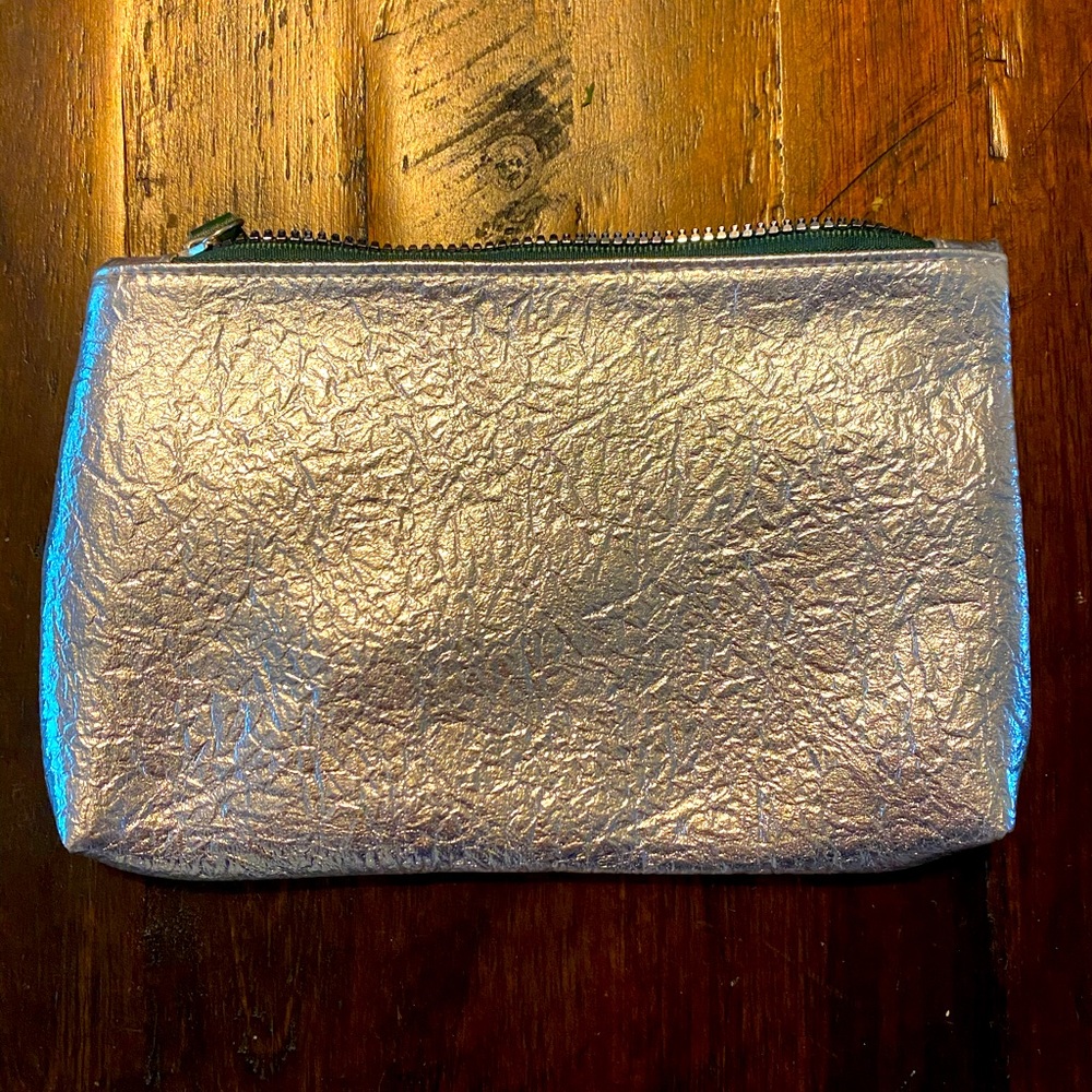 Cosmetic bag